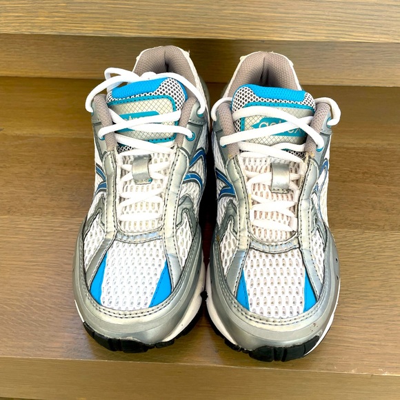 Aetrex Women’s RX Runner Athletic Shoe X-Wide Width in Blue/White - Picture 3 of 6